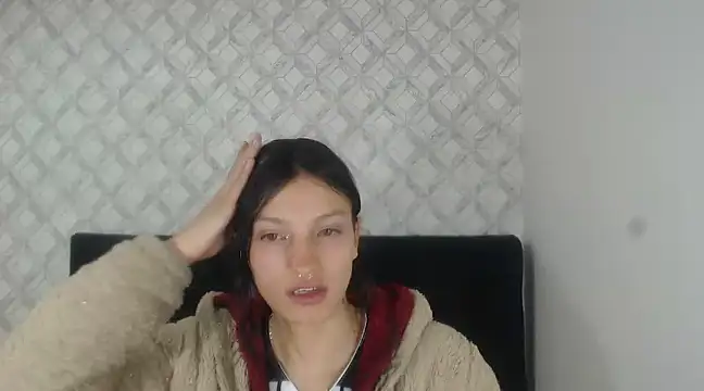 Snapshot of Emma-Wilson chatting on 03/03/25, 04:43 Emma-Wilson online show from 03/03/25, 04:43
