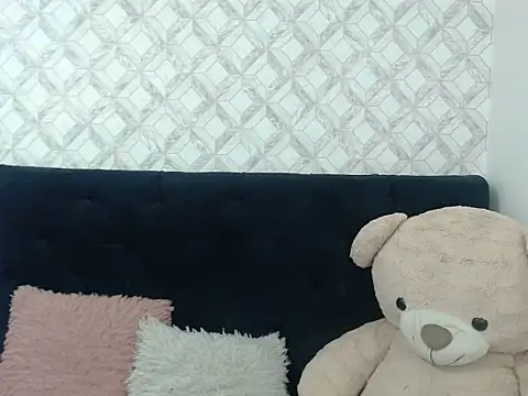 Emma-Wilson online show from 11/25/25, 05:08