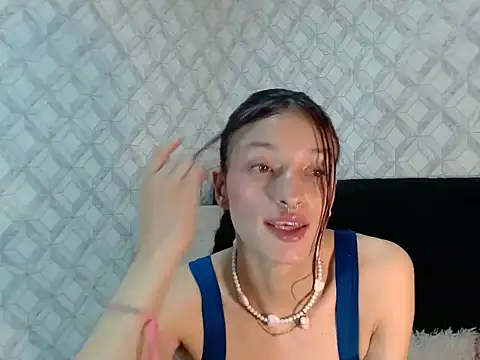 Snapshot of Emma-Wilson chatting on 02/12/26, 05:29 Emma-Wilson online show from 02/12/26, 05:29