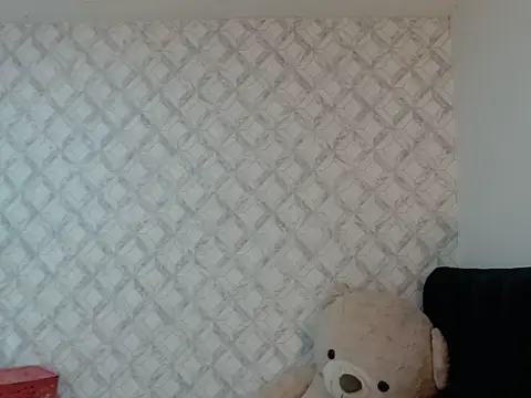 Snapshot of Emma-Wilson chatting on 02/02/26, 05:39 Emma-Wilson online show from 02/02/26, 05:39