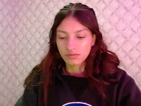 Snapshot of Emma-Wilson chatting on 05/15/26, 05:27 Emma-Wilson online show from 05/15/26, 05:27