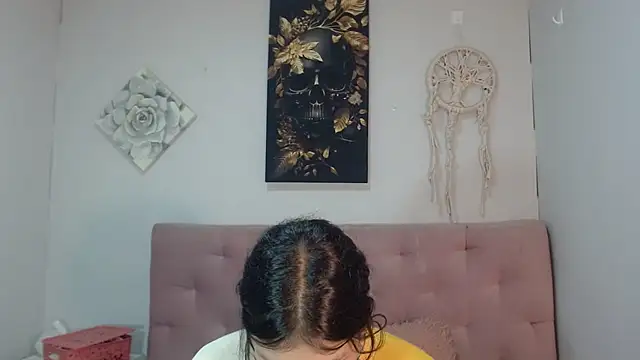 Snapshot of Emma-Wilson chatting on 03/15/25, 05:30 Emma-Wilson online show from 03/15/25, 05:30
