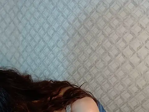 Snapshot of Emma-Wilson chatting on 05/14/26, 05:37 Emma-Wilson online show from 05/14/26, 05:37