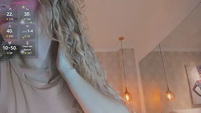 Shantall   online show from 04/21/26, 11:06
