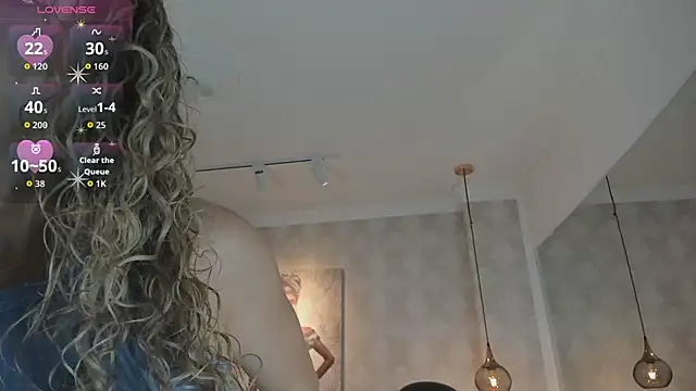 Snapshot of Shantall__ chatting on 11/01/25, 11:04 Shantall online show from 11/01/25, 11:04