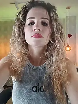 Shantall   online show from 02/20/26, 11:01