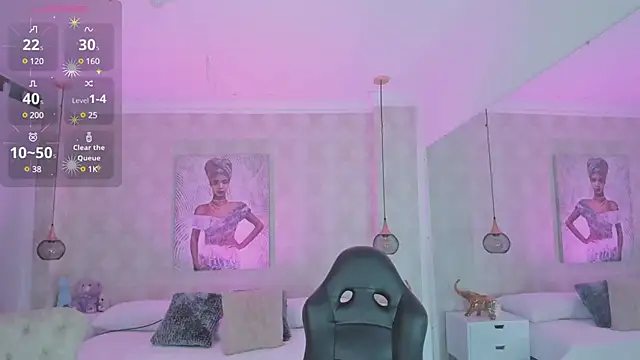 Snapshot of Shantall__ chatting on 02/26/25, 10:49 Shantall online show from 02/26/25, 10:49