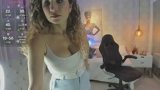 Shantall   online show from 04/10/26, 11:06