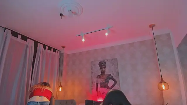 Snapshot of Shantall__ chatting on 12/17/25, 11:15 Shantall online show from 12/17/25, 11:15