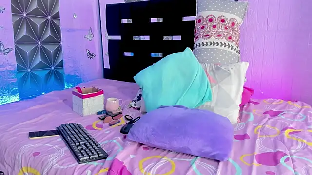 angi sousa2 online show from 11/20/25, 12:44