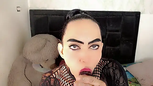 Michell Queen online show from 12/22/25, 06:57