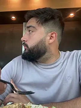 Snapshot of bigdickgio6923 chatting on 02/15/26, 09:03 bigdickgio6923 online show from 02/15/26, 09:03