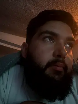 Snapshot of bigdickgio6923 chatting on 01/11/26, 01:40 bigdickgio6923 online show from 01/11/26, 01:40