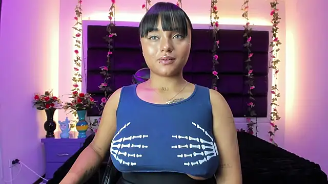 Snapshot of sweelanna__ chatting on 07/10/26, 01:16 sweelanna online show from 07/10/26, 01:16