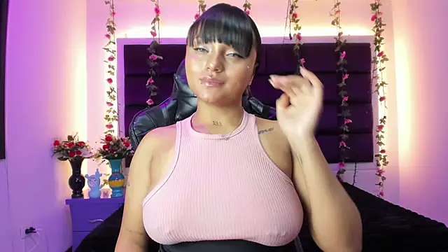 Snapshot of sweelanna__ chatting on 07/14/26, 02:05 sweelanna online show from 07/14/26, 02:05