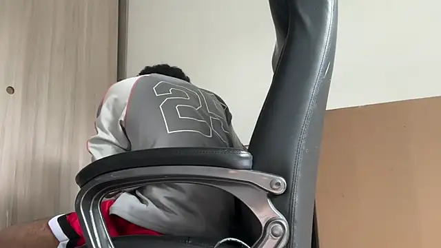 dominic brandd23 online show from 01/05/26, 05:27