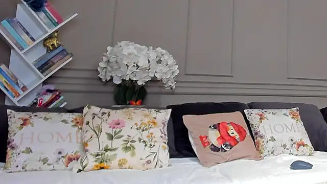 Deliciouslips online show from 11/04/25, 02:10