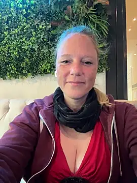 MoniqueLaFee online show from 09/27/25, 07:58