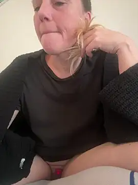 MoniqueLaFee online show from 02/25/26, 07:41