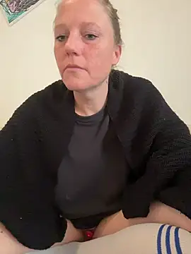 MoniqueLaFee online show from 04/19/26, 08:04