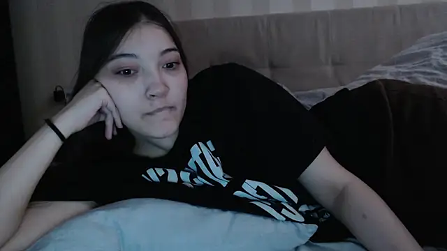 AlisaDevis online show from 12/14/25, 08:09