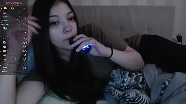 Snapshot of AlisaDevis chatting on 07/25/26, 06:10 AlisaDevis online show from 07/25/26, 06:10