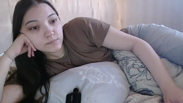 AlisaDevis online show from 04/05/26, 01:07