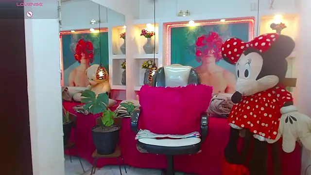 lorenapinto online show from 10/28/25, 01:32