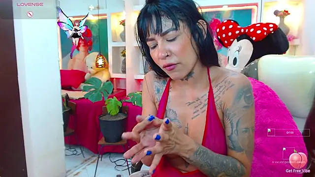 lorenapinto online show from 10/27/25, 01:06