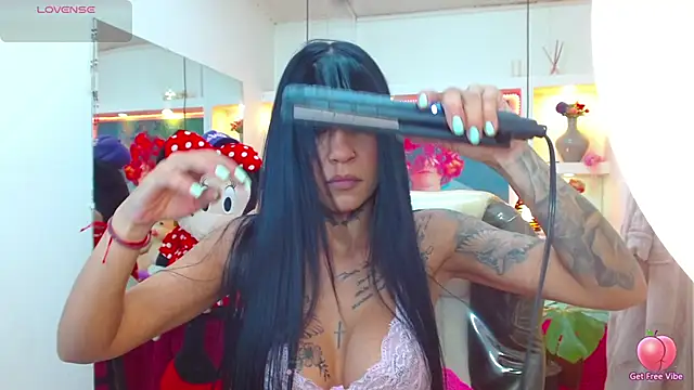 lorenapinto online show from 10/24/25, 11:53