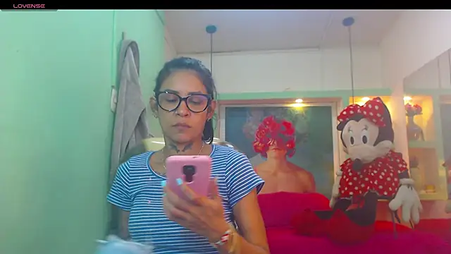 lorenapinto online show from 05/29/26, 03:23