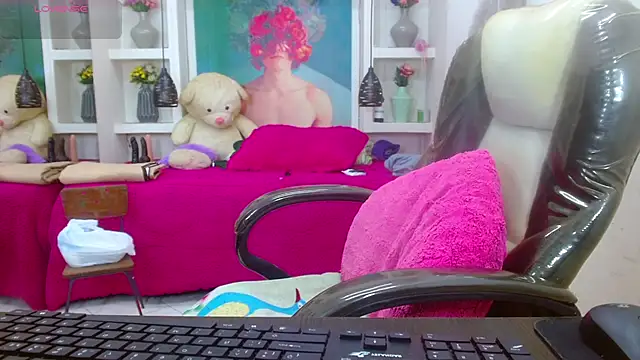 lorenapinto online show from 10/31/25, 01:52