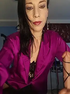 Snapshot of freyamoret chatting on 06/15/26, 03:51 freyamoret online show from 06/15/26, 03:51