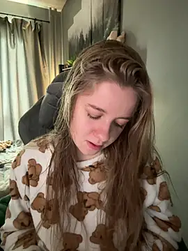 Snapshot of candy_maggie chatting on 02/27/25, 10:11 candy maggie online show from 02/27/25, 10:11