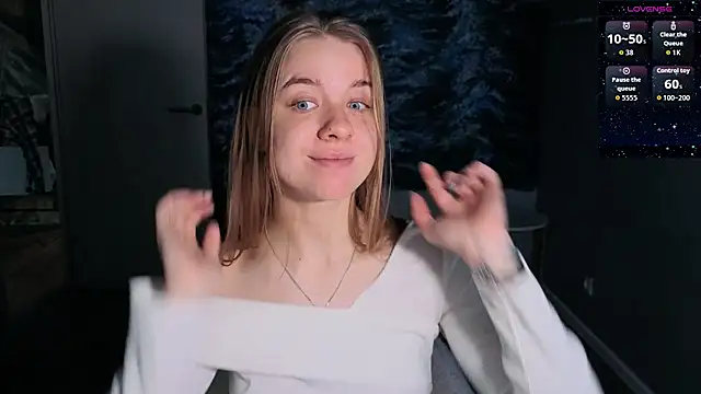 Snapshot of candy_maggie chatting on 02/13/26, 02:06 candy maggie online show from 02/13/26, 02:06