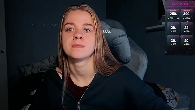 candy maggie online show from 10/31/25, 06:04