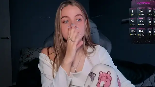 candy maggie online show from 10/26/25, 06:19