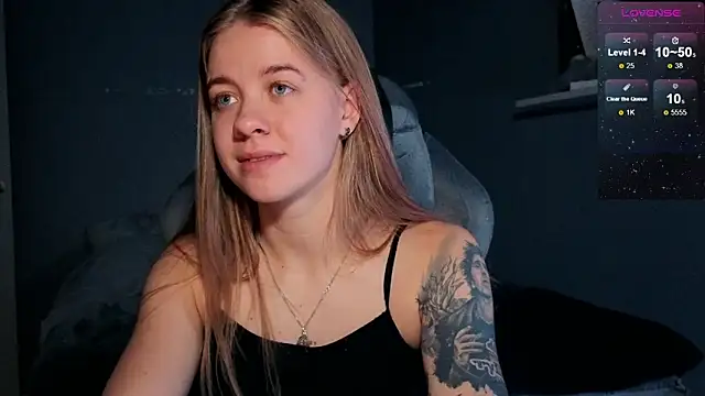 candy maggie online show from 11/03/25, 02:53