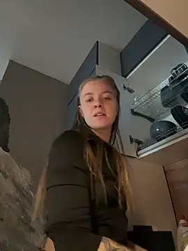 candy maggie online show from 11/18/25, 09:45