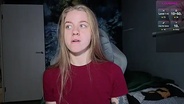 Snapshot of candy_maggie chatting on 12/22/25, 05:46 candy maggie online show from 12/22/25, 05:46