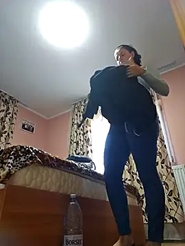 KristenVega online show from 10/17/25, 07:55