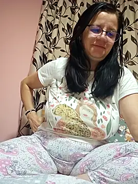 KristenVega online show from 10/03/25, 07:21