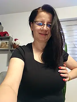 KristenVega online show from 11/18/25, 08:06