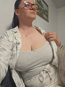 KristenVega online show from 05/05/26, 07:28