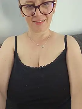 Snapshot of KristenVega chatting on 06/15/26, 12:05 KristenVega online show from 06/15/26, 12:05