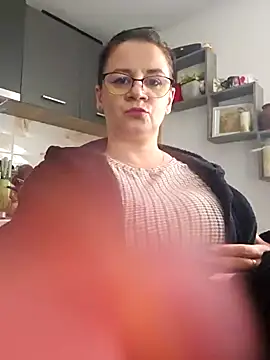 KristenVega online show from 12/17/25, 09:36