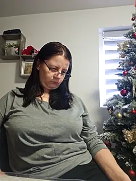 KristenVega online show from 12/04/25, 10:36