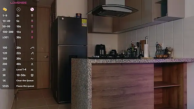 Snapshot of AMELIETARSON chatting on 11/17/25, 08:13 AMELIETARSON online show from 11/17/25, 08:13