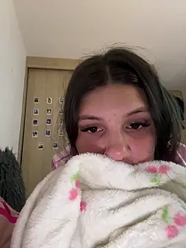 Snapshot of EmilyS__ chatting on 03/19/25, 06:46 EmilyS online show from 03/19/25, 06:46