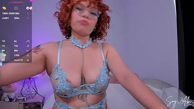 soy abi  online show from 02/25/25, 10:09